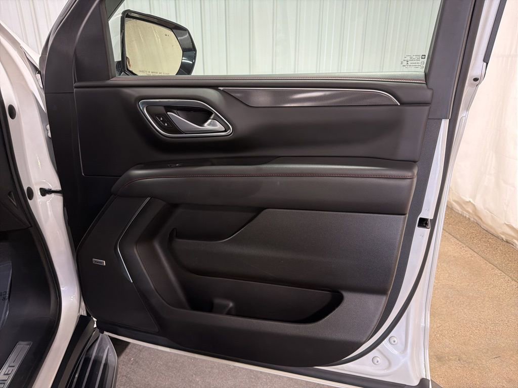 Certified 2022 Chevrolet Suburban RST w/ Luxury Package AWD/4WD image 21