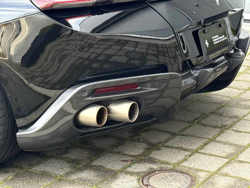 Certified 2024 Ferrari Roma Spider RWD image 34