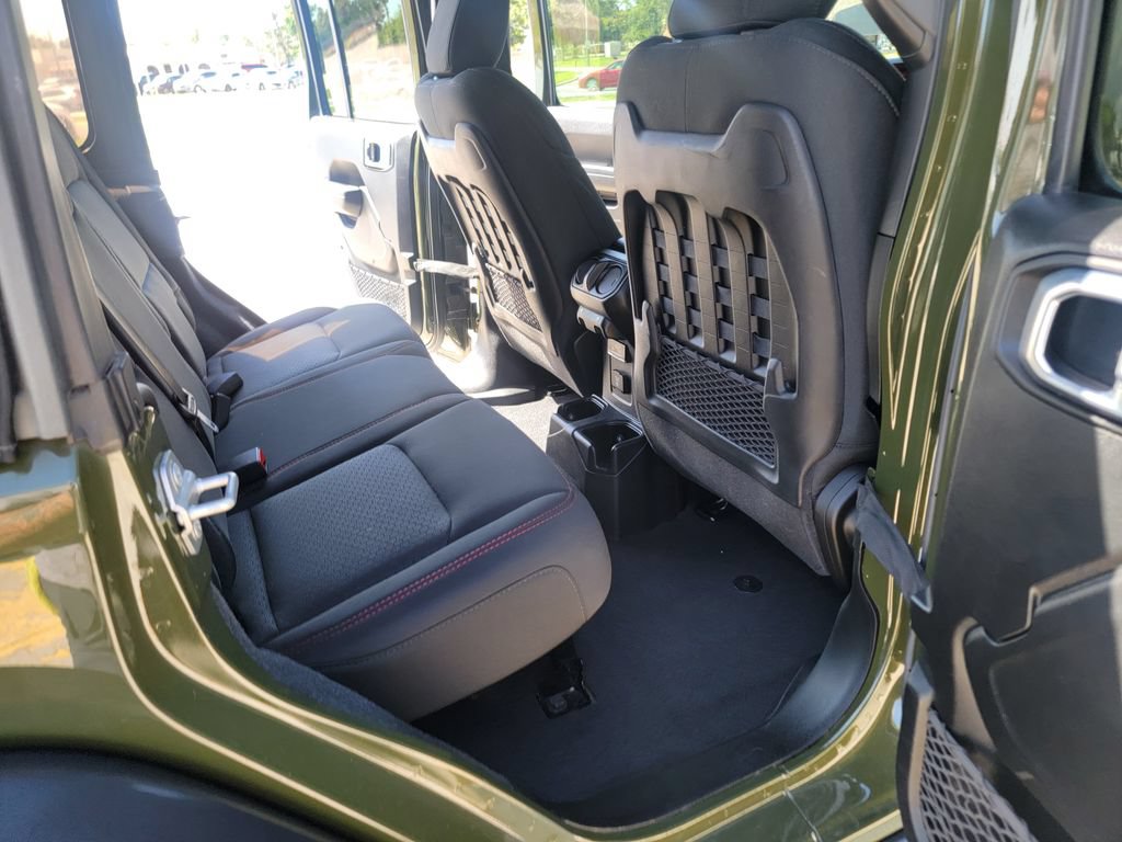Used 2021 Jeep Wrangler Unlimited Rubicon AWD/4WD image 15