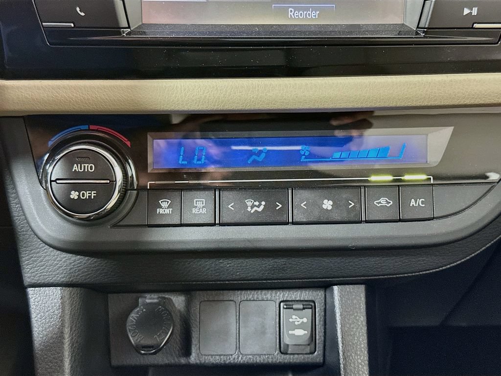 Used 2014 Toyota Corolla LE FWD image 18