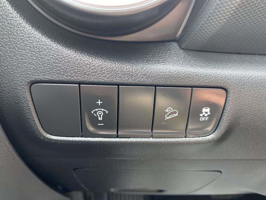 Certified 2023 Hyundai Kona SEL AWD/4WD image 22