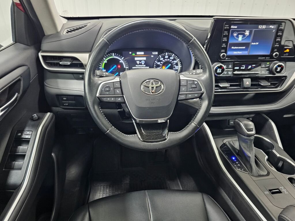 Used 2021 Toyota Highlander XLE image 17