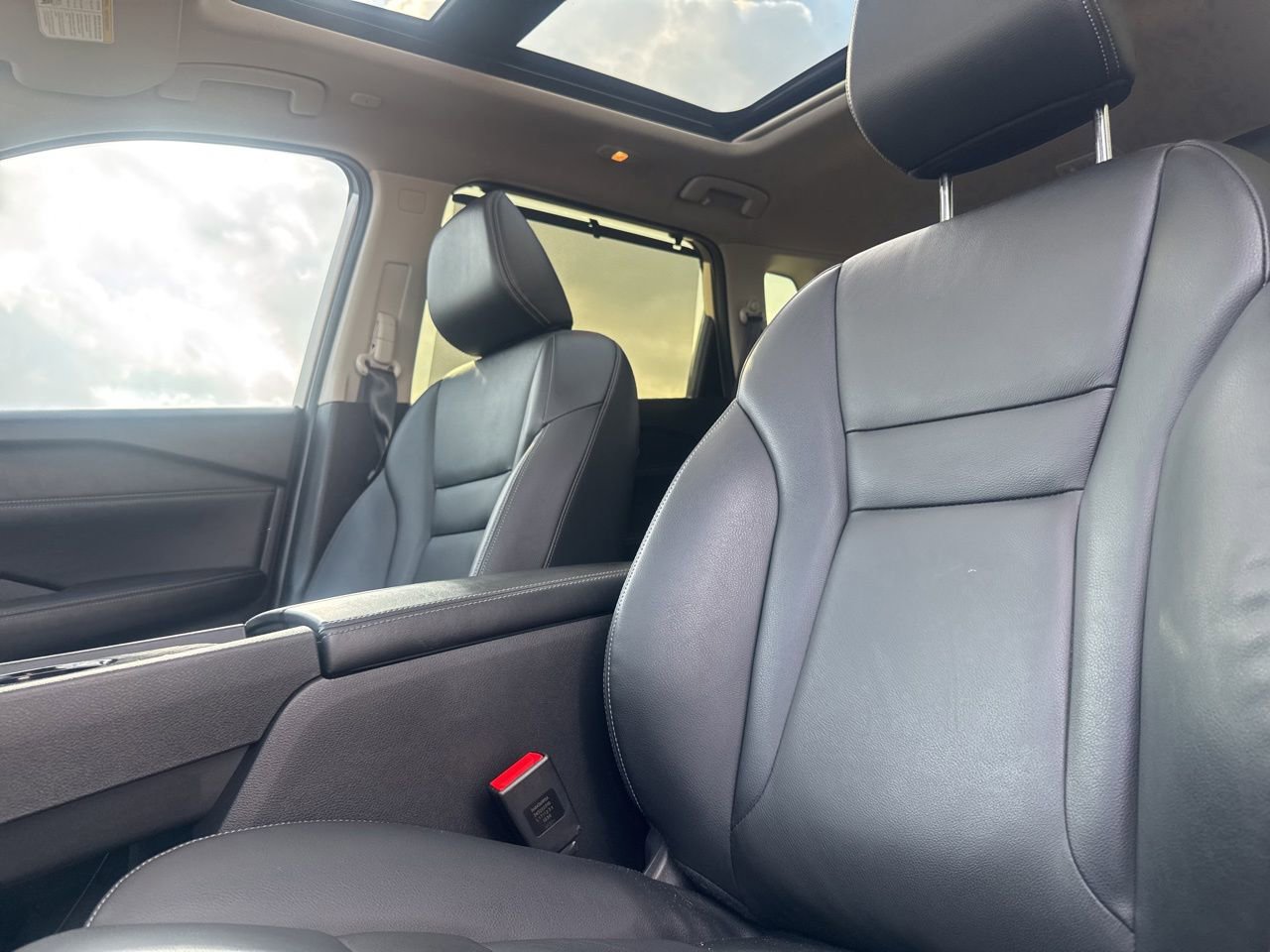 Certified 2024 Nissan Rogue SL w/ SL Premium Package FWD image 43