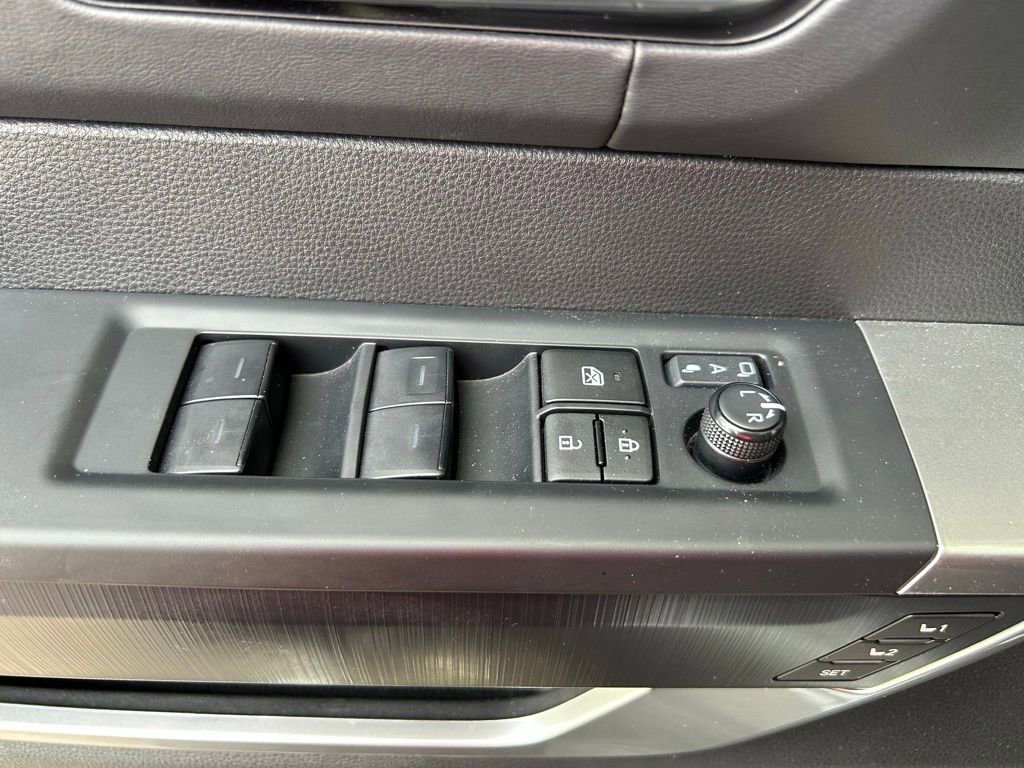 Used 2024 Toyota Tundra Platinum AWD/4WD image 18