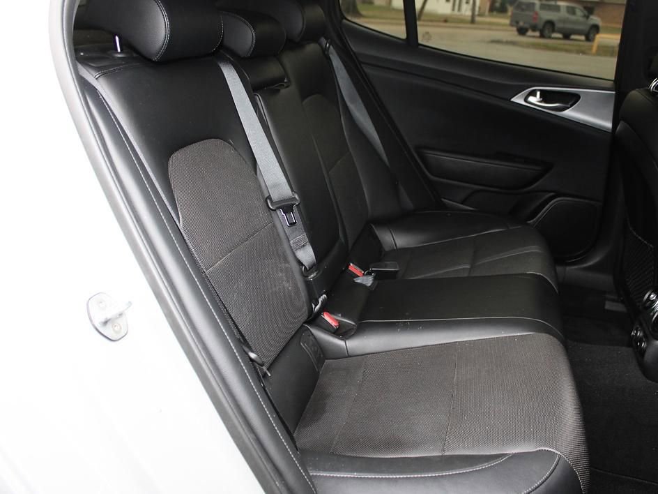 Used 2018 Kia Stinger GT image 28