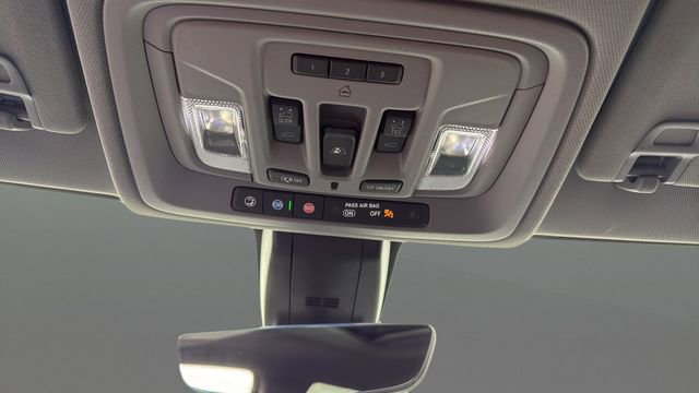 Used 2020 Chevrolet Silverado 2500 LTZ w/ LTZ Premium Package image 33