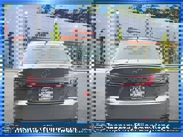 Used 2025 Toyota Camry SE image 7