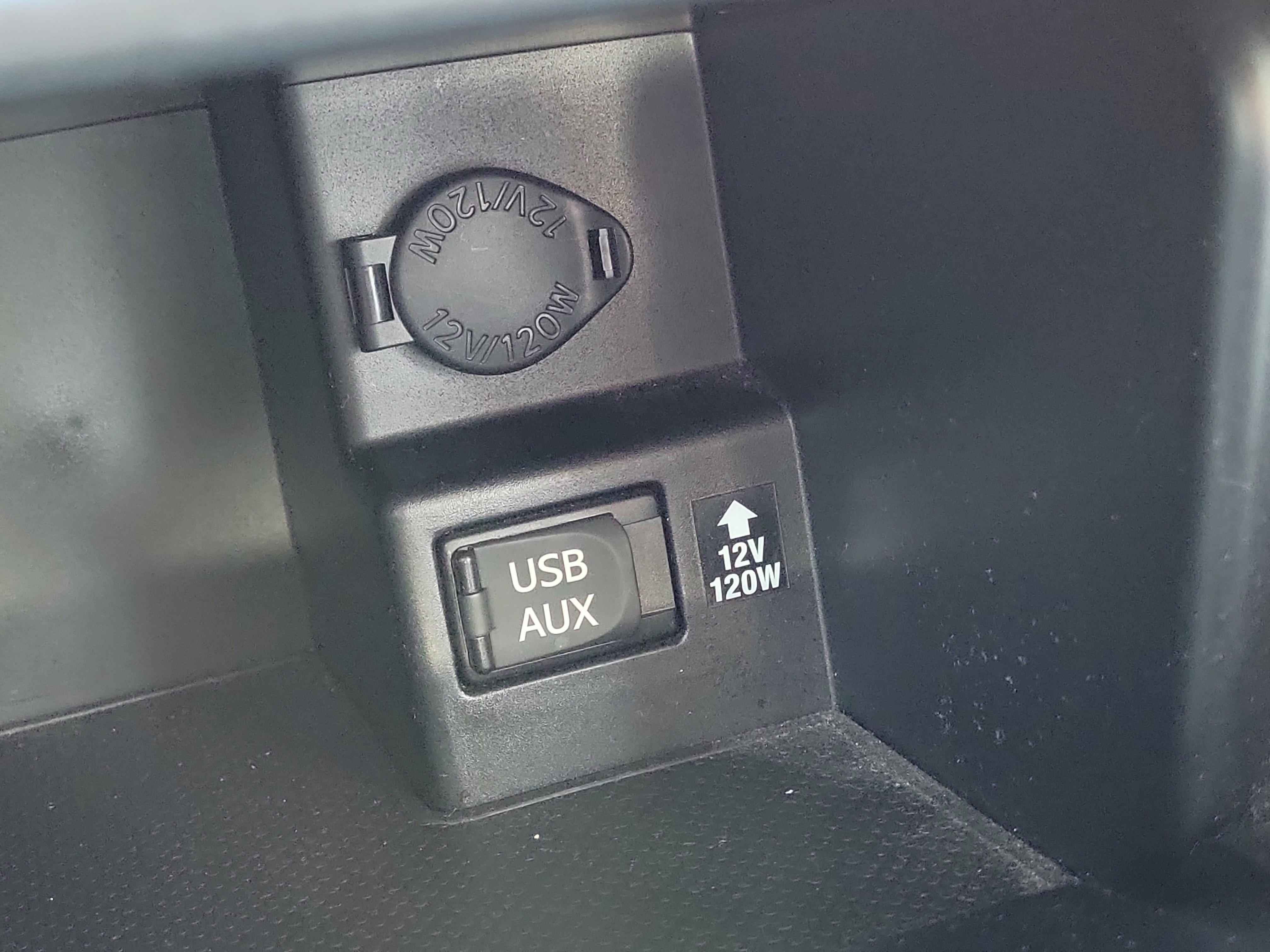 Used 2013 Toyota Camry LE image 27