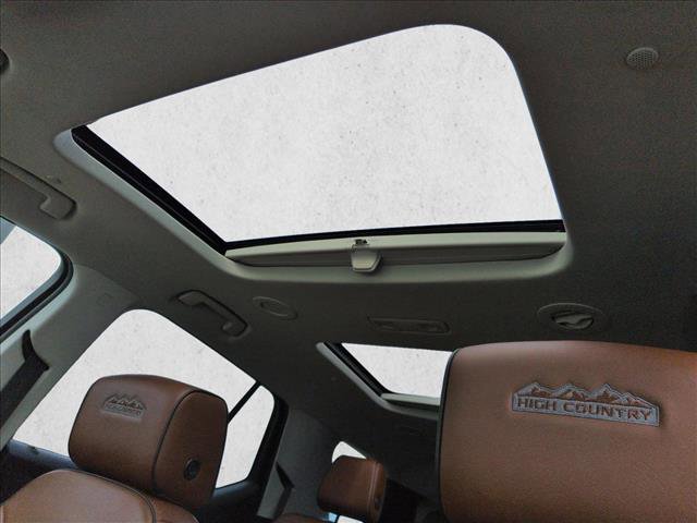 Used 2018 Chevrolet Traverse High Country image 16
