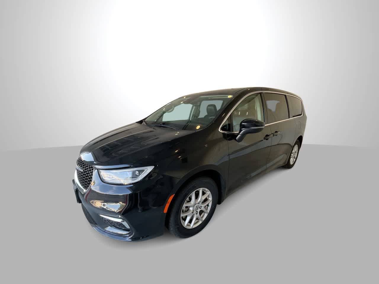 Used 2023 Chrysler Pacifica Touring-L
