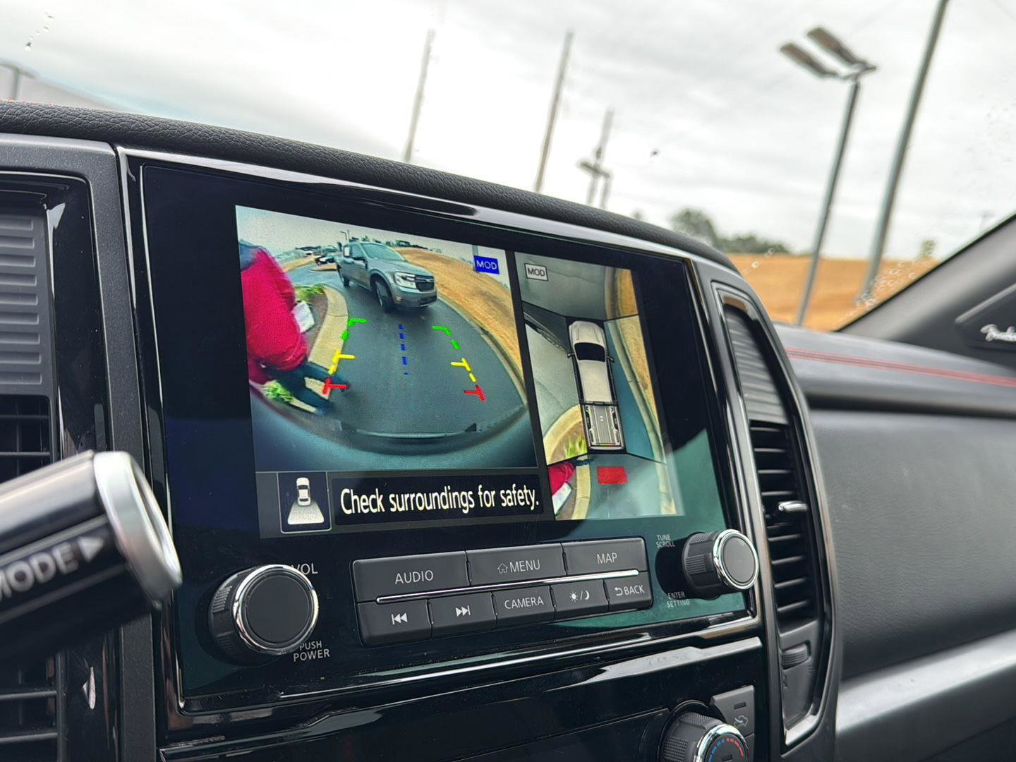 Used 2024 Nissan Titan PRO-4X w/ Pro-4x Convenience Package image 23