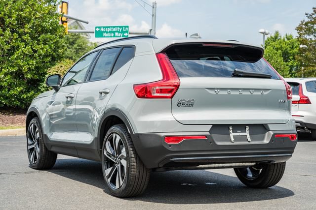 New 2026 Volvo XC40 B5 Plus w/ Climate Package AWD/4WD image 5