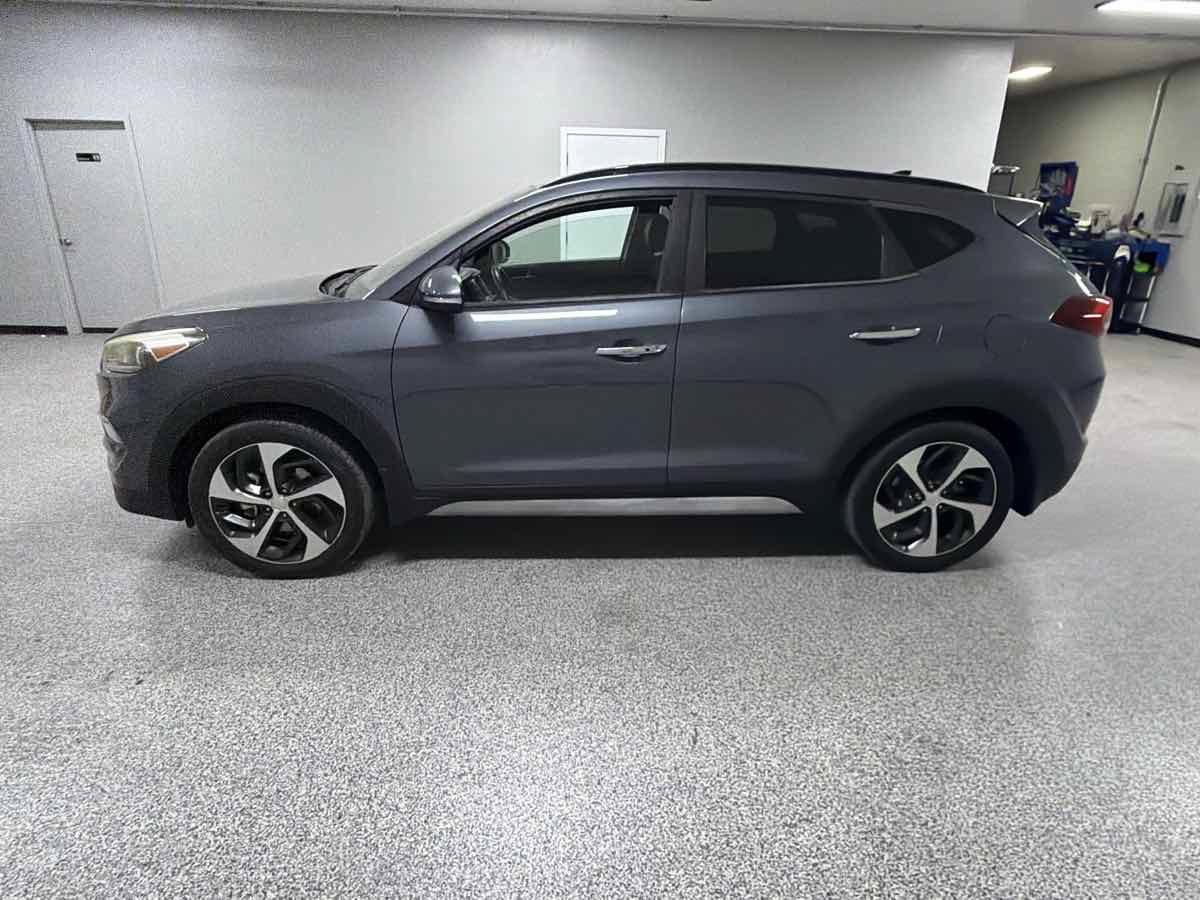Used 2017 Hyundai Tucson Limited w/ Limited Ultimate Package 03 FWD image 6