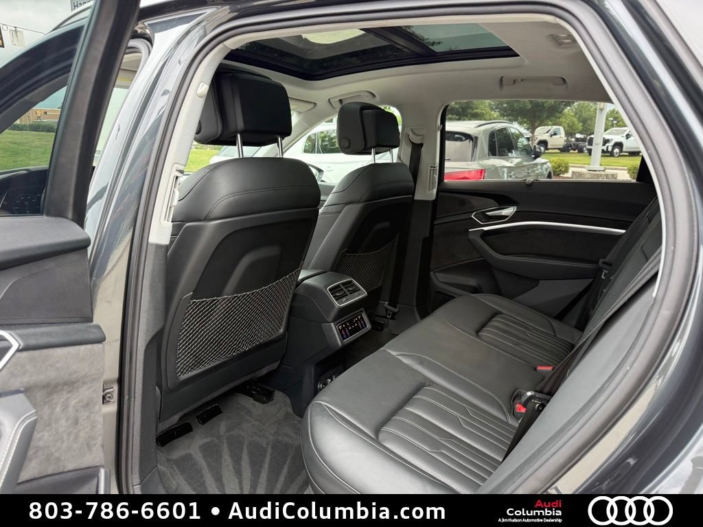 Used 2019 Audi e-tron Prestige w/ Prestige Package AWD/4WD image 24