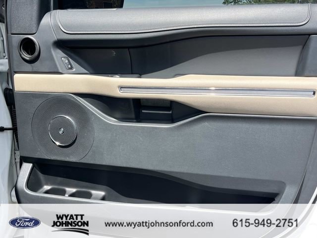 Used 2022 Ford Expedition Max Limited image 25