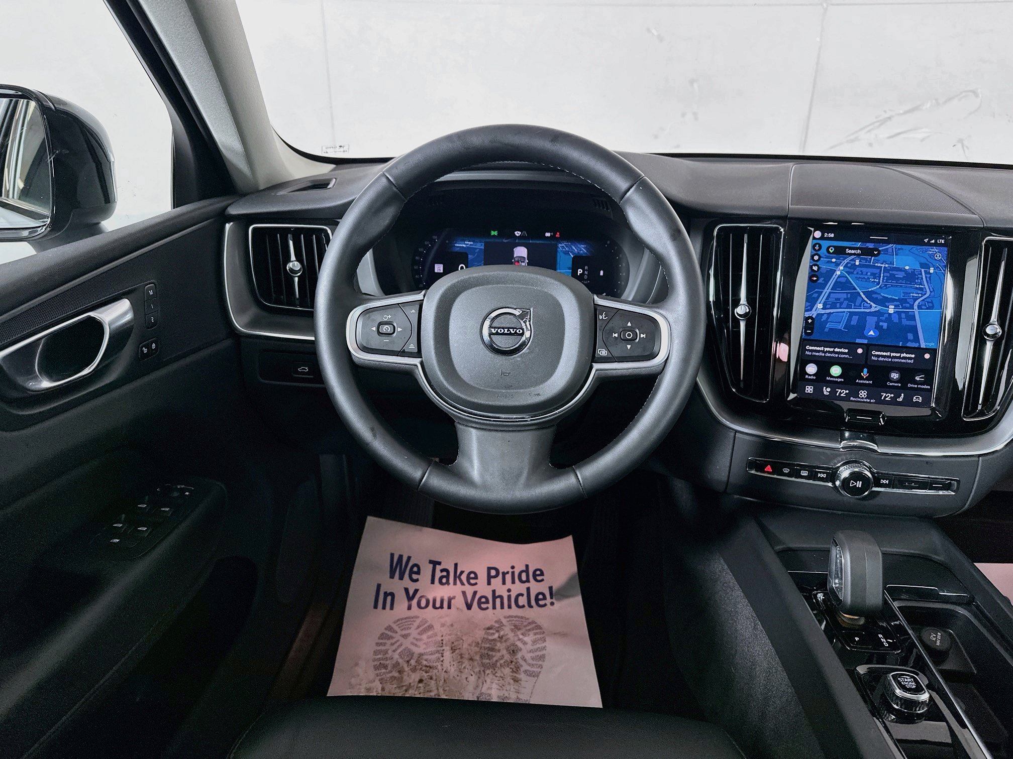 Used 2025 Volvo XC60 B5 Core w/ Climate Package AWD/4WD image 22