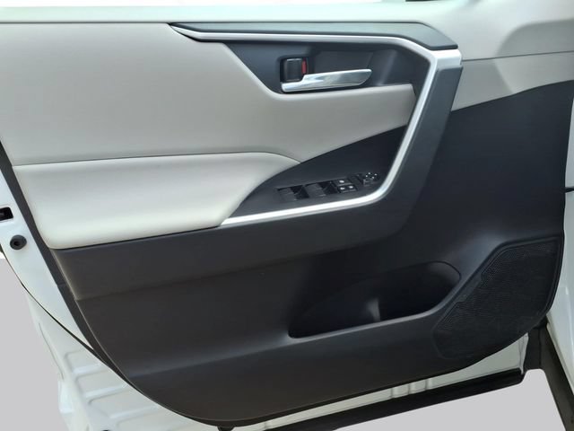 Used 2021 Toyota RAV4 XLE AWD/4WD image 10