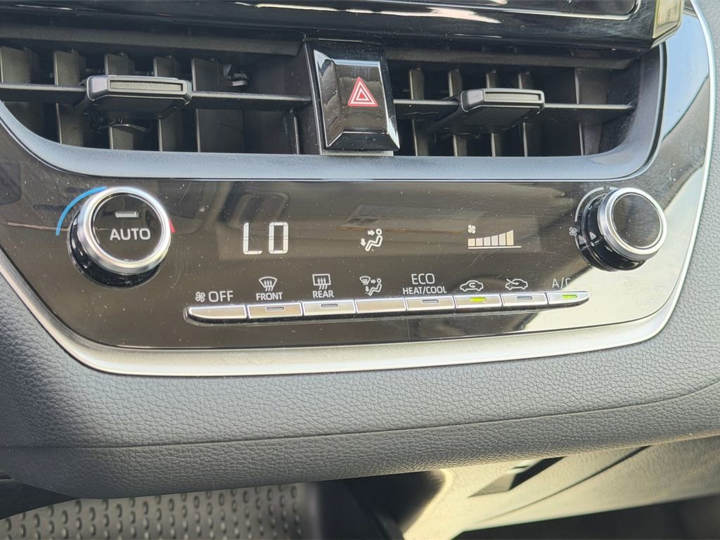 Used 2022 Toyota Corolla LE image 22