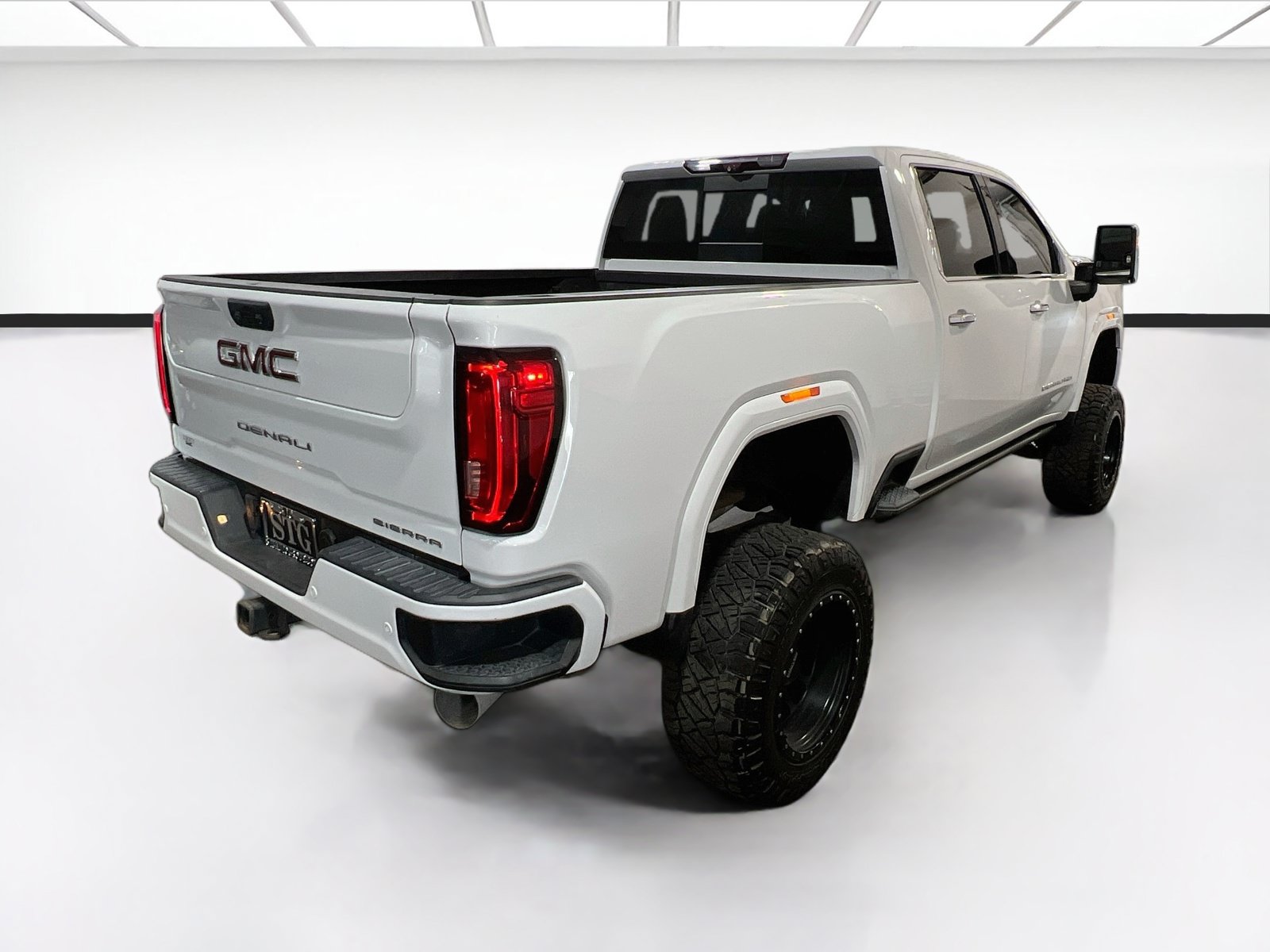 Used 2023 GMC Sierra 2500 Denali w/ Denali Ultimate Package AWD/4WD image 4