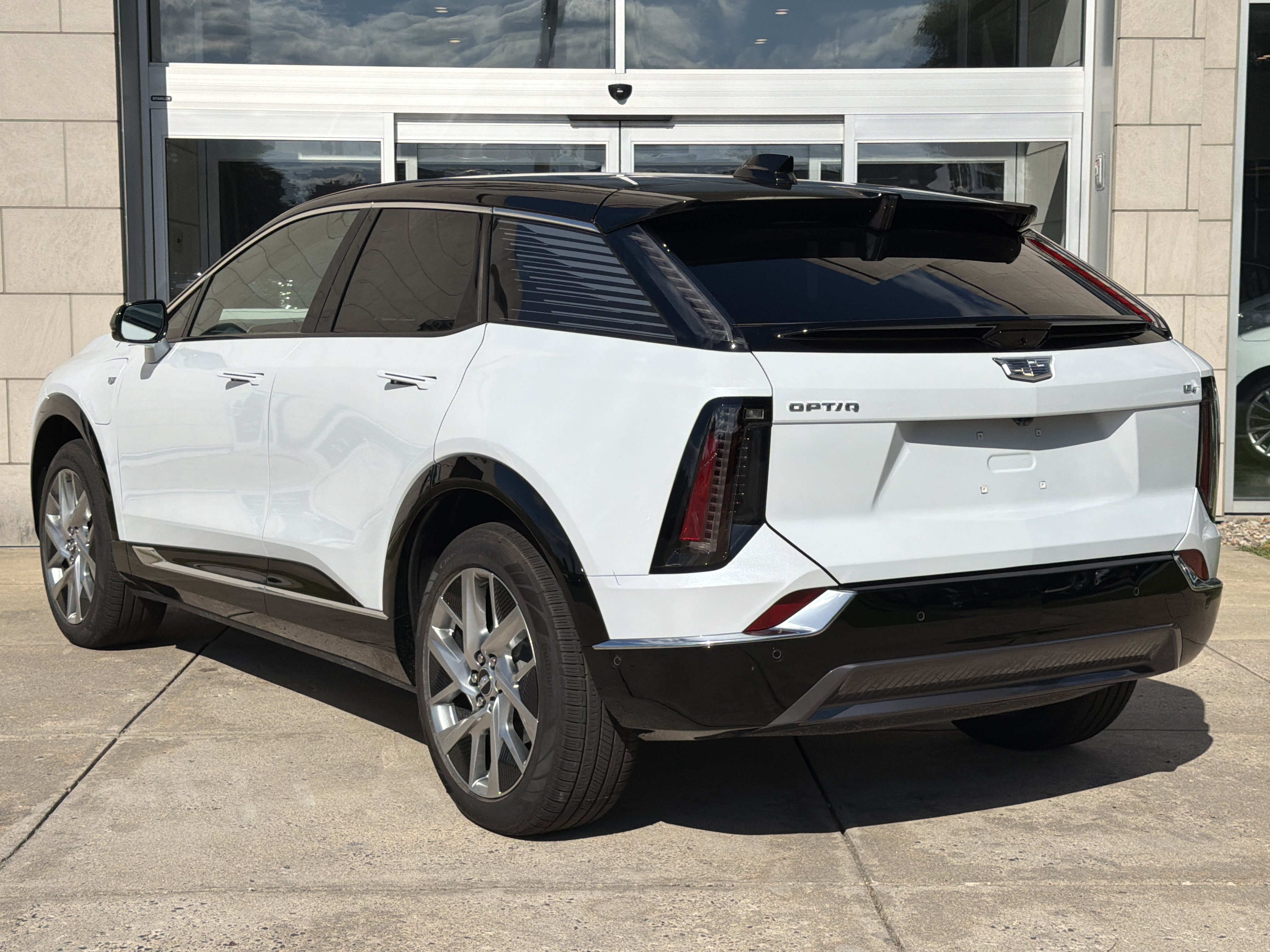 New 2027 Cadillac Optiq Premium Luxury w/ LPO, Floor Liner Package AWD/4WD image 9