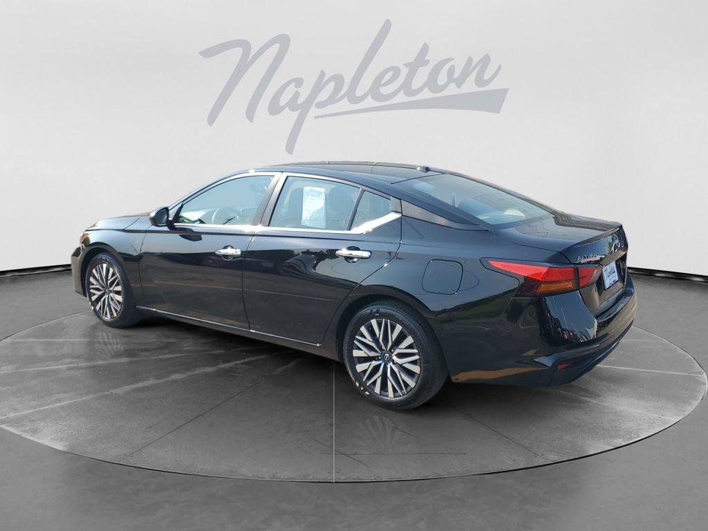 Used 2025 Nissan Altima 2.5 SV FWD image 6