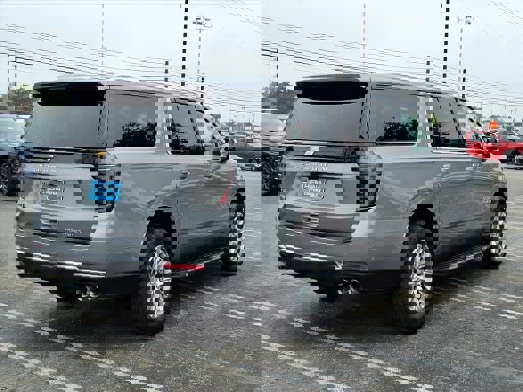 New 2026 Chevrolet Suburban Premier image 5