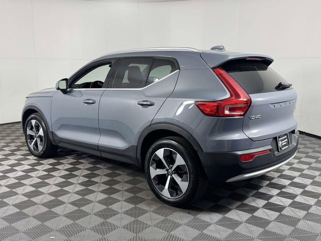 Used 2023 Volvo XC40 B5 Plus w/ Protection Package Premier AWD/4WD image 8