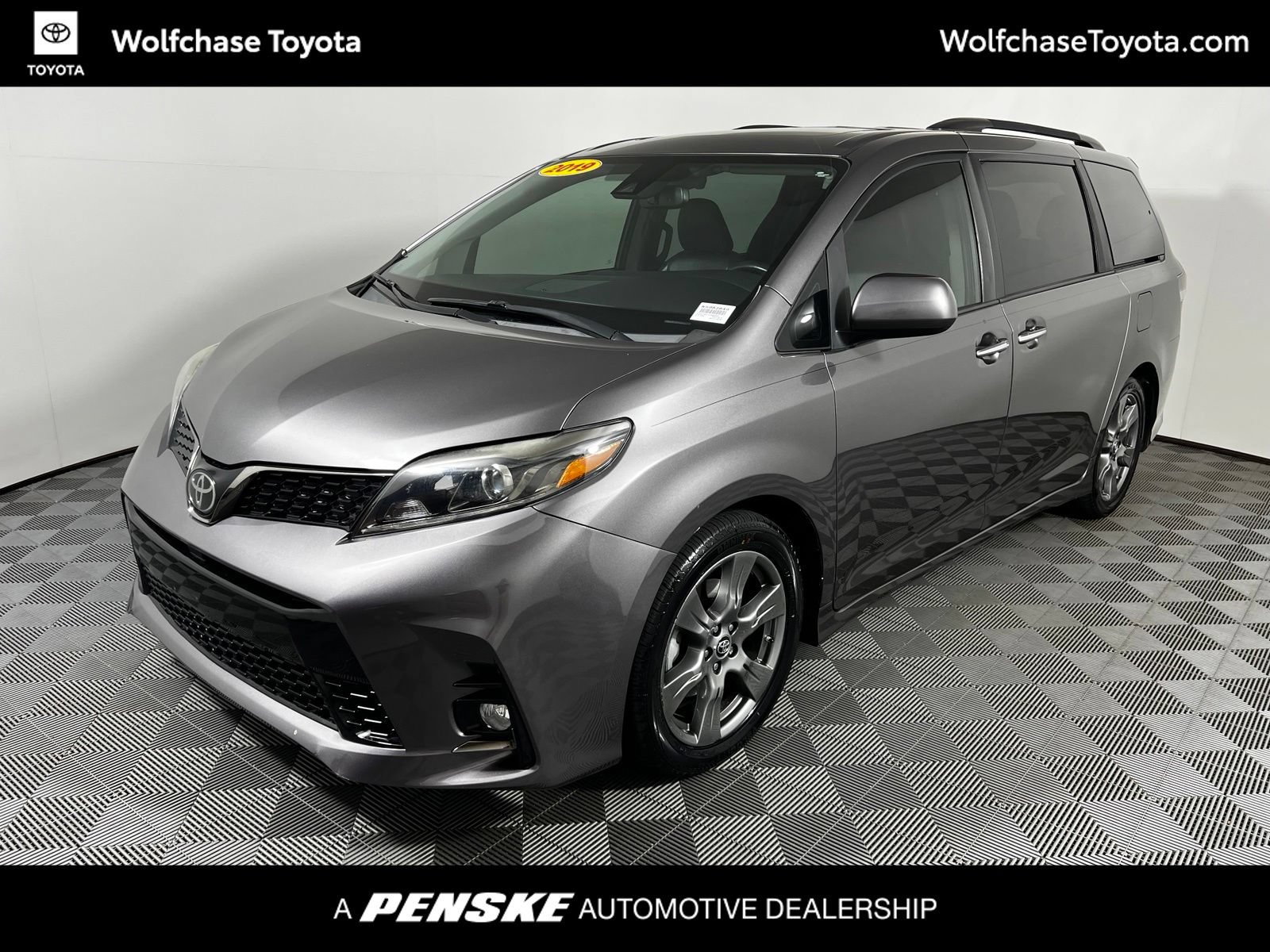 Used 2019 Toyota Sienna SE Premium