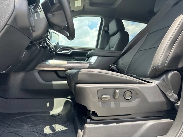 New 2026 Chevrolet Silverado 3500 LTZ w/ LTZ Convenience Package AWD/4WD image 20