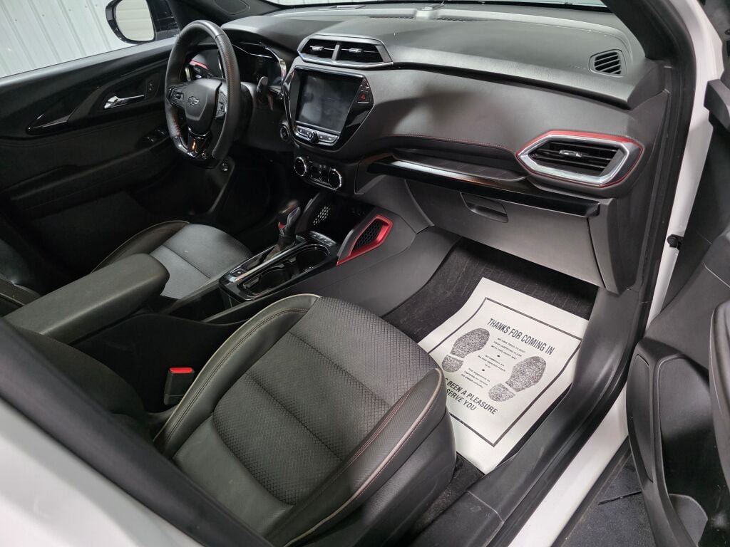 Used 2023 Chevrolet TrailBlazer RS w/ Sun and Liftgate Package AWD/4WD image 7
