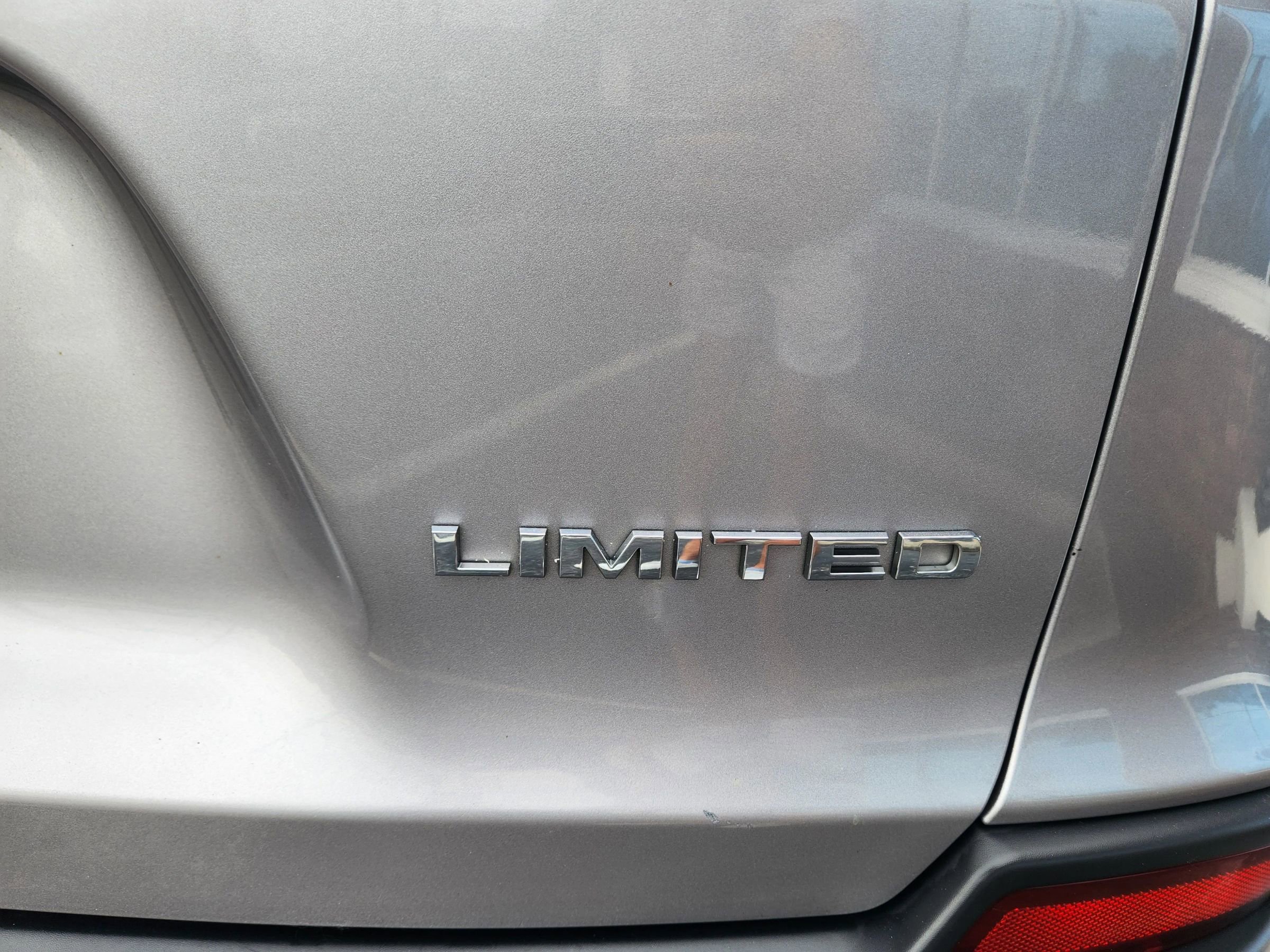 Used 2019 Jeep Cherokee Limited image 78