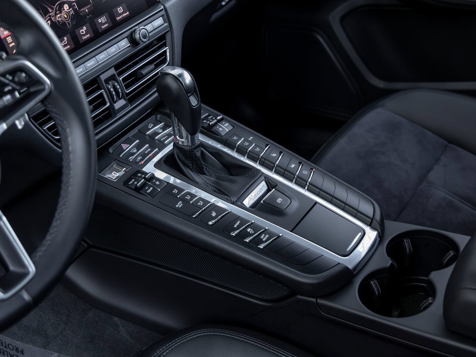 Certified 2021 Porsche Macan AWD/4WD image 39