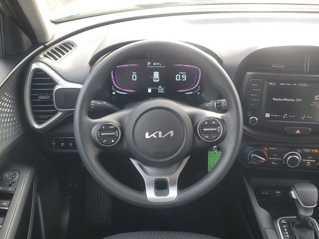 Used 2025 Kia Soul LX w/ LX Technology Package image 24