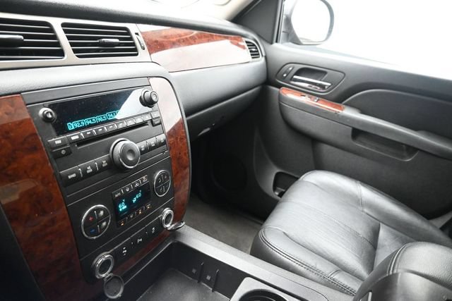 Used 2013 Chevrolet Avalanche LT AWD/4WD image 28