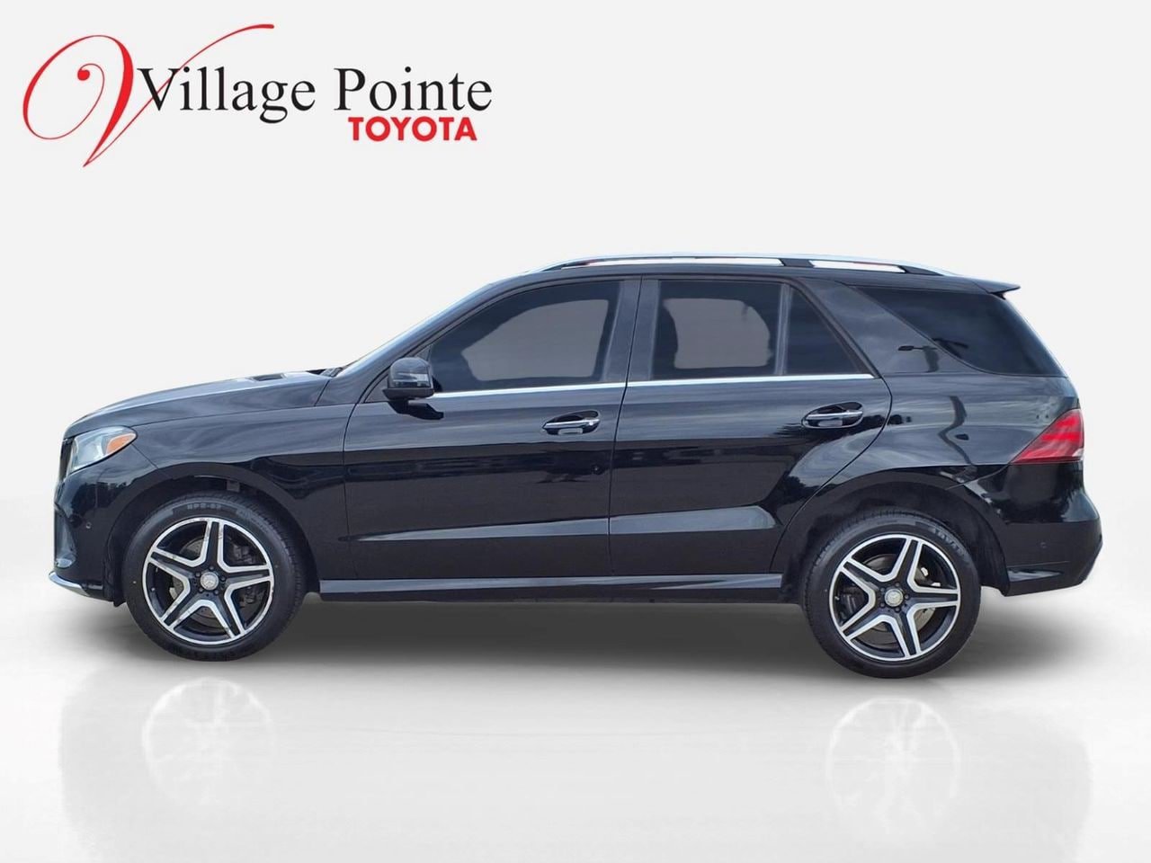Used 2017 Mercedes-Benz GLE 350 4MATIC image 2