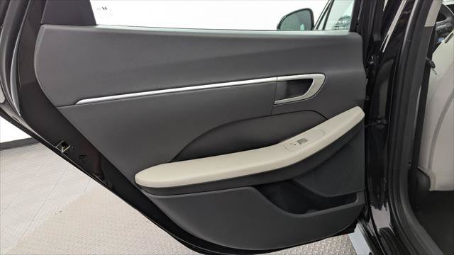 Used 2025 Hyundai Sonata SEL FWD image 16