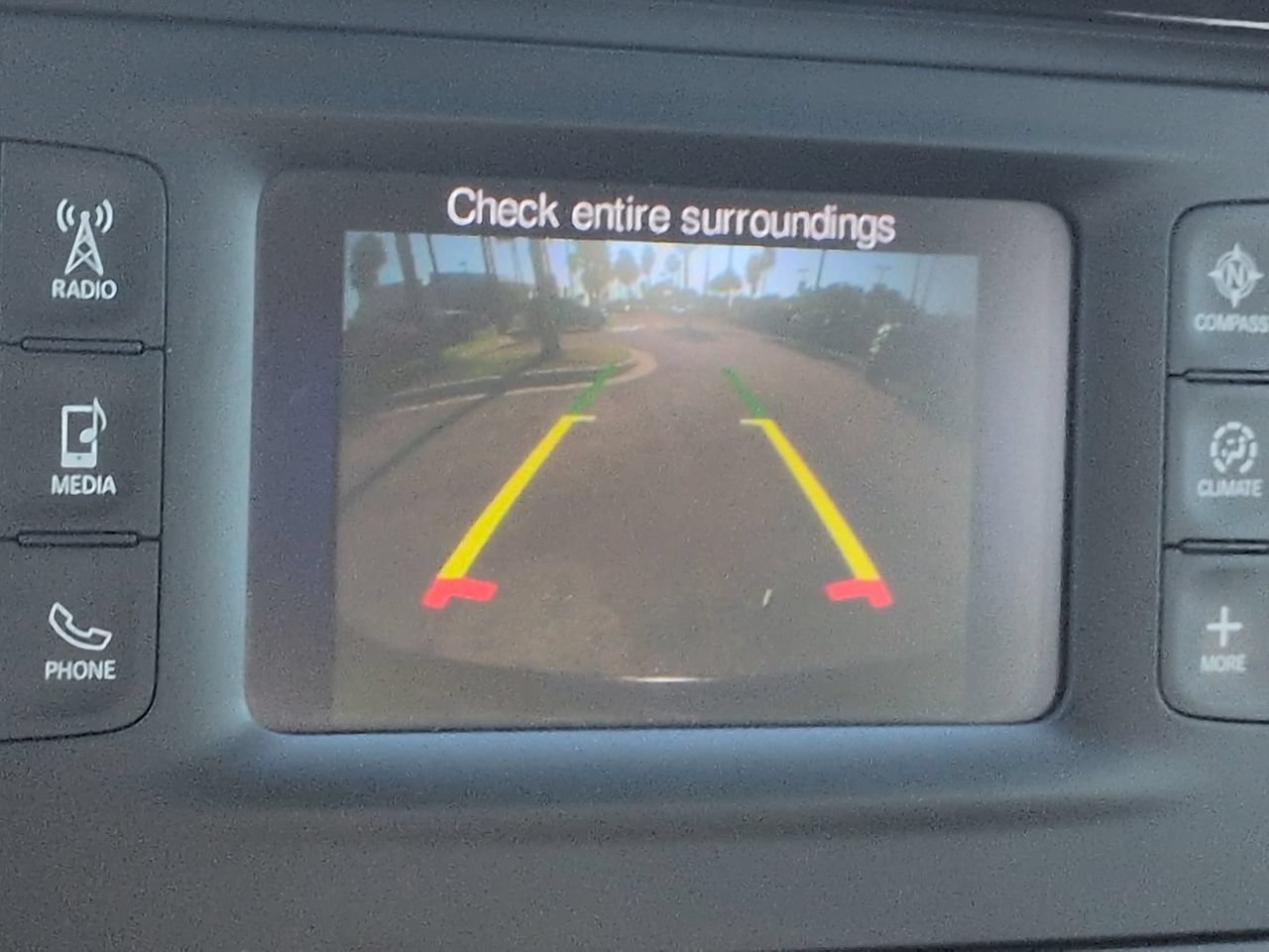Used 2017 Chrysler Pacifica LX FWD image 18