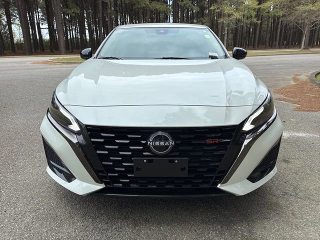 Used 2023 Nissan Altima 2.5 SR w/ SR Premium Package image 8