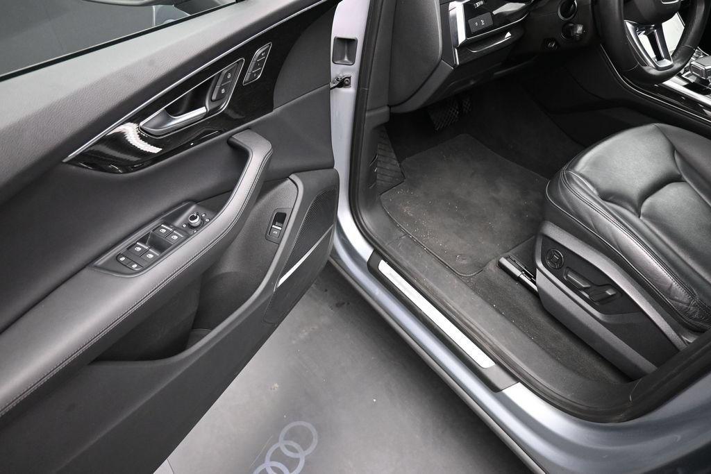 Used 2023 Audi Q7 2.0T Premium Plus w/ Premium Plus Package AWD/4WD image 5