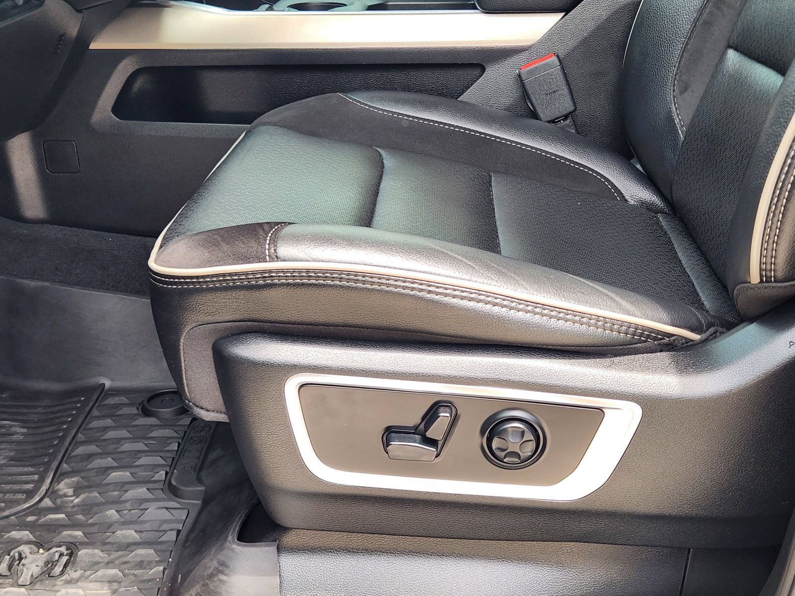 Used 2021 RAM 1500 Laramie w/ Laramie Southwest Edition RWD image 27