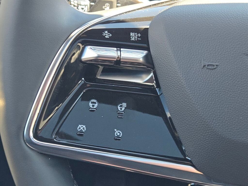 New 2026 Cadillac Lyriq Premium Luxury image 32