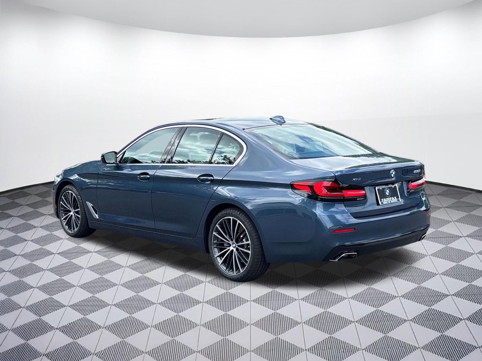 Used 2023 BMW 530i xDrive w/ Premium Package AWD/4WD image 3