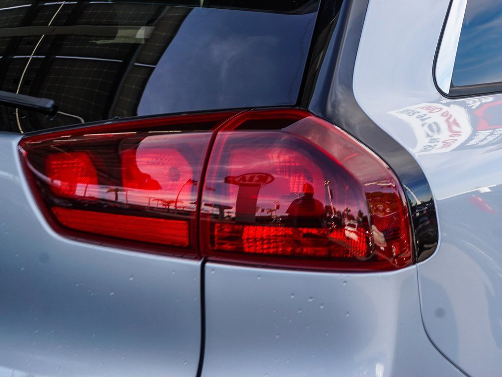 Certified 2020 Kia Niro EX image 8
