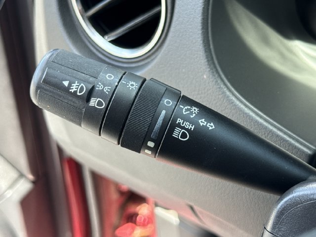 Used 2014 Jeep Compass Latitude FWD image 32