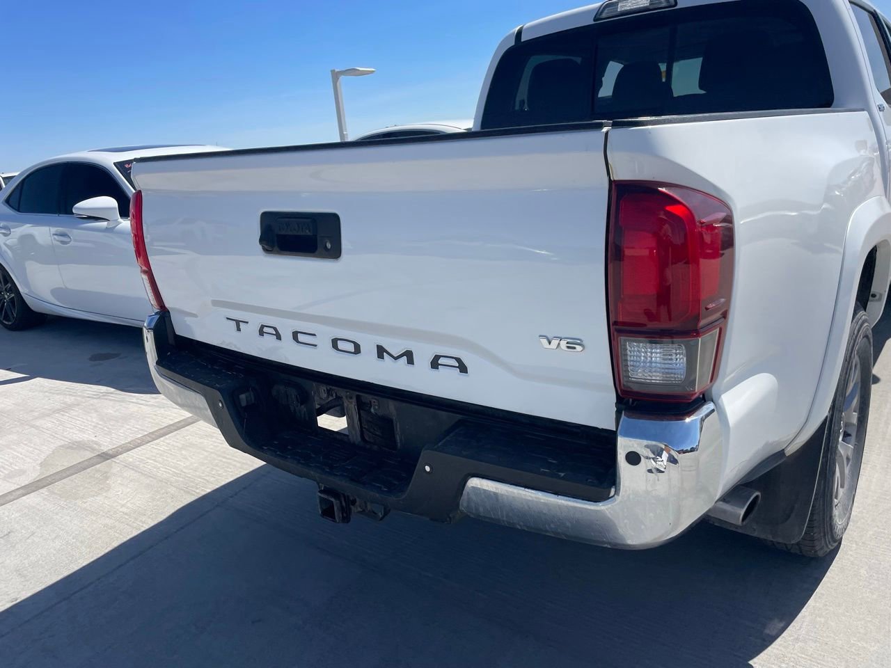 Used 2018 Toyota Tacoma SR5 image 4