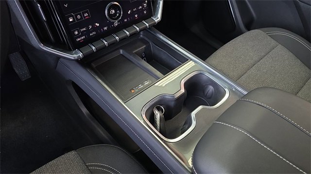 Used 2025 GMC Acadia Elevation image 20