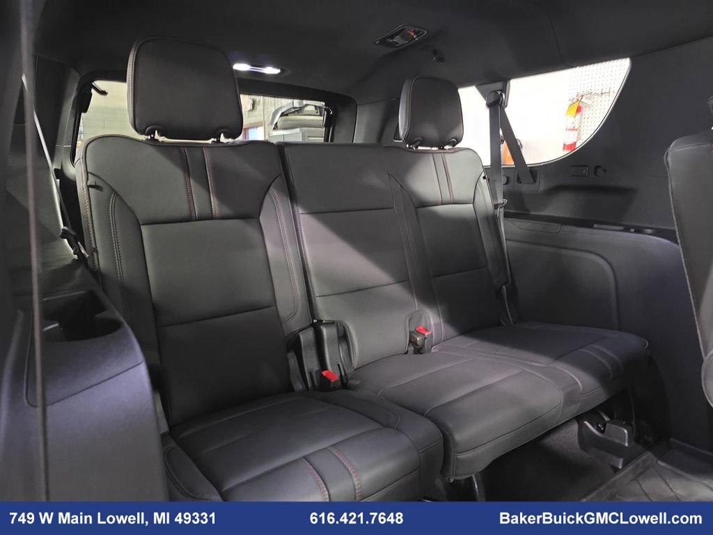 Used 2024 Chevrolet Suburban RST w/ Luxury Package image 11