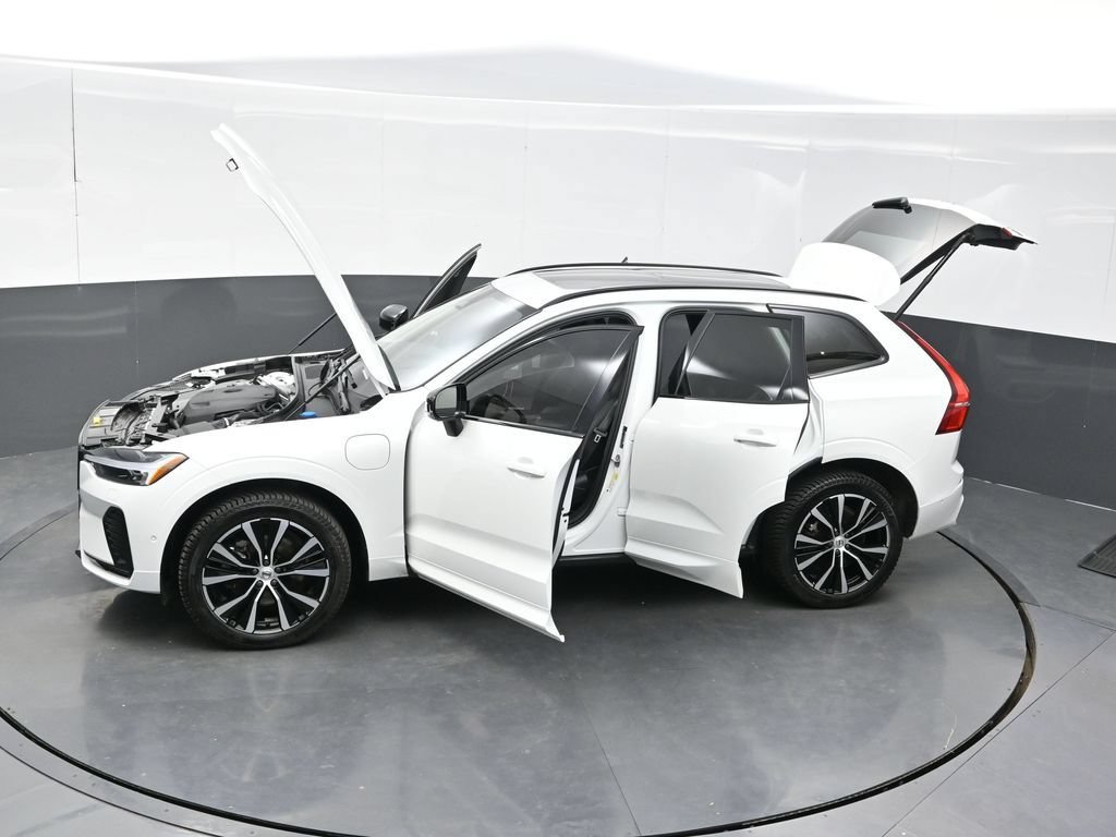Used 2023 Volvo XC60 T8 Plus AWD/4WD image 40