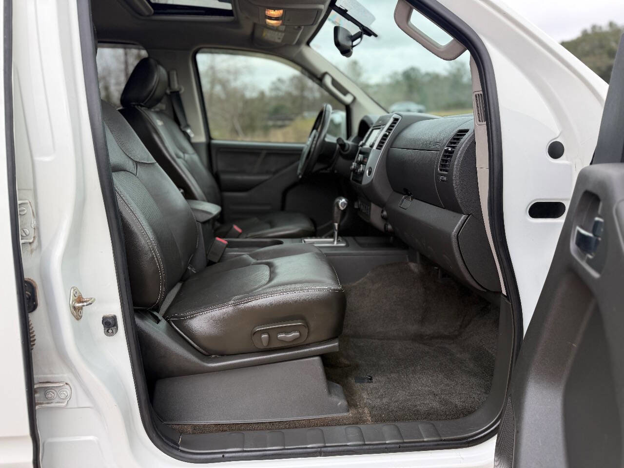 Used 2017 Nissan Frontier PRO-4X w/ Pro-4x Luxury Package image 21