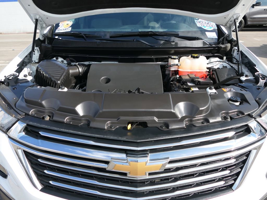 Used 2023 Chevrolet Traverse LT image 28